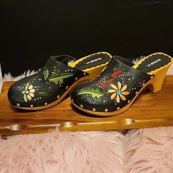 BOGO Gorgeous Embellished Studded Embroidered Leather Heeled Mules Clogs 7.5 - Picture 1 of 7